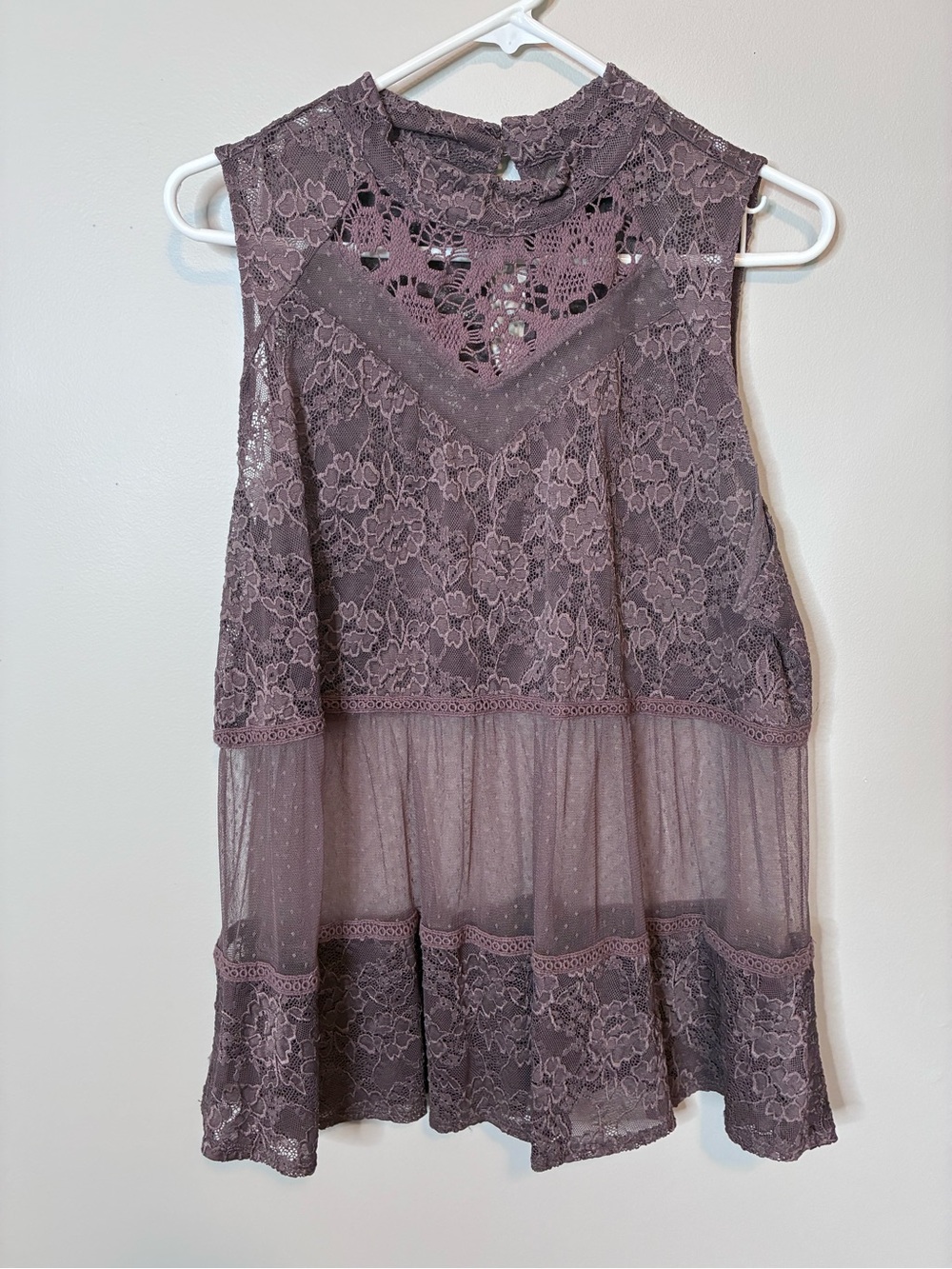 Maurices Mauve Lace Sleeveless Top Size 1 Boho Sheer Crochet Peplum